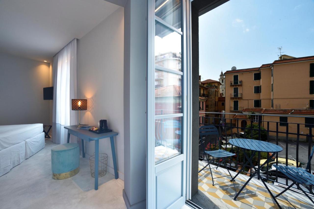 Boutique Hotel De La Ville Laigueglia Exterior photo